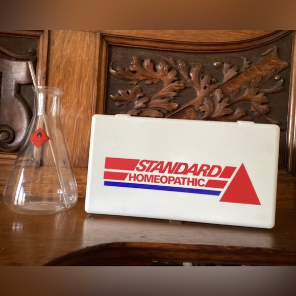 Hylands’s Homeopathic Storage Box 🩺💊 - Picture 1 of 15